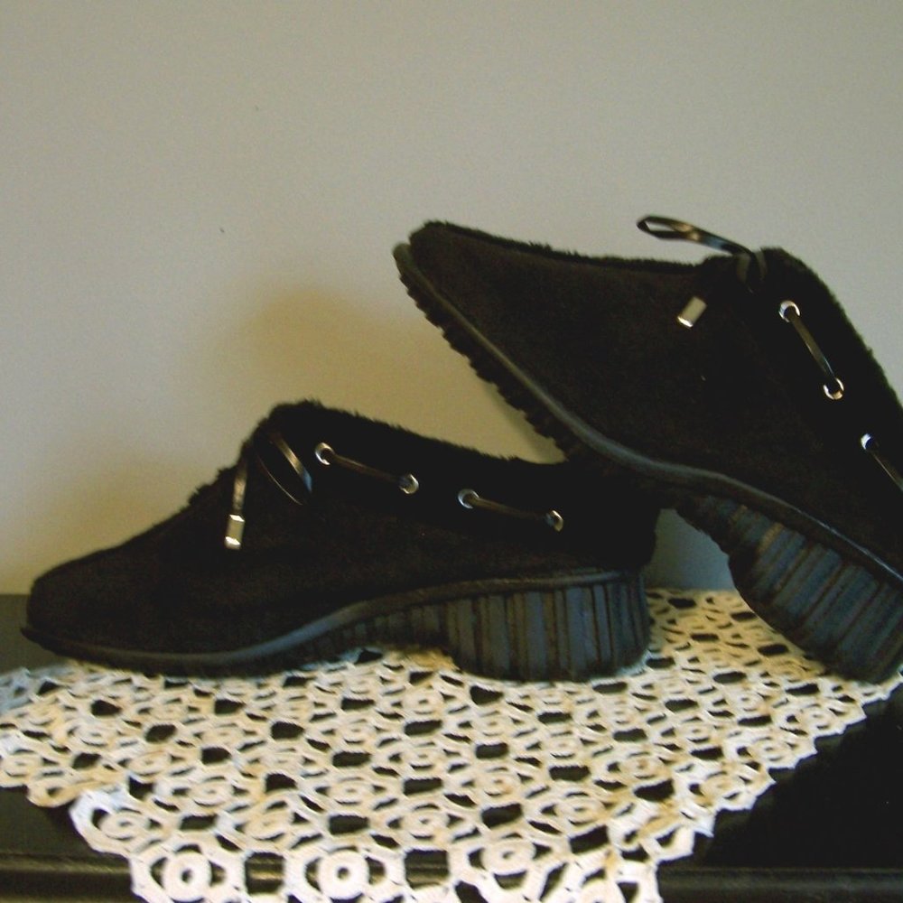 VANELI Black Suede Wedge Flats/Slipon 5.5 Mules